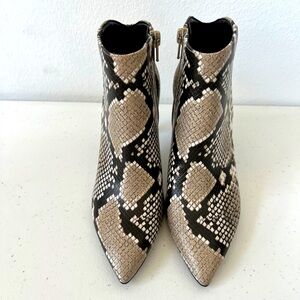 BRAND NEW: NINE WEST snakeskin bootie stiletto heel zip closure Women size 5